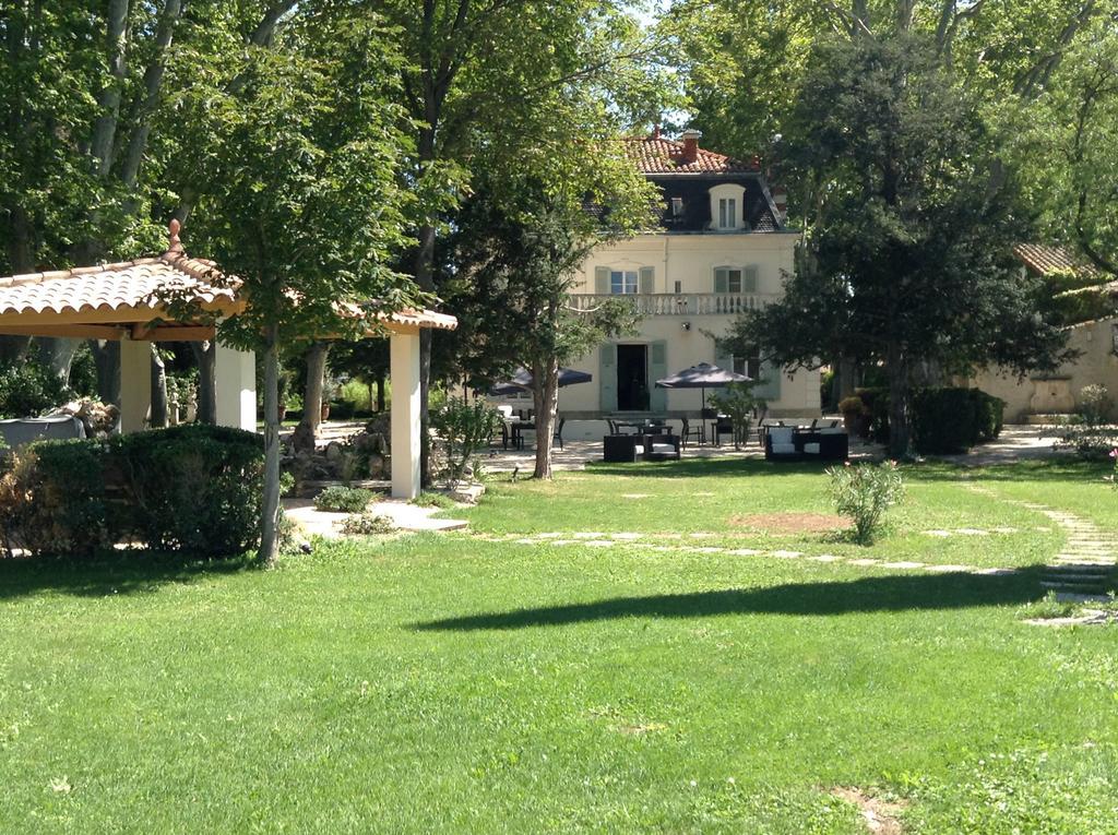 Hostellerie Les Frenes Avignon Ngoại thất bức ảnh
