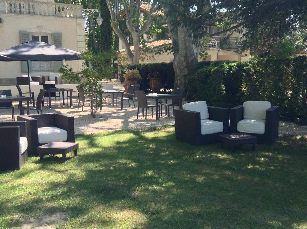 Hostellerie Les Frenes Avignon Ngoại thất bức ảnh